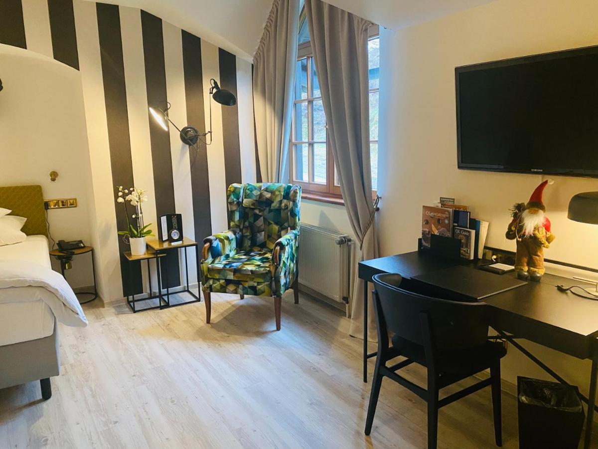 Standard Single Room,702598570:JPEG